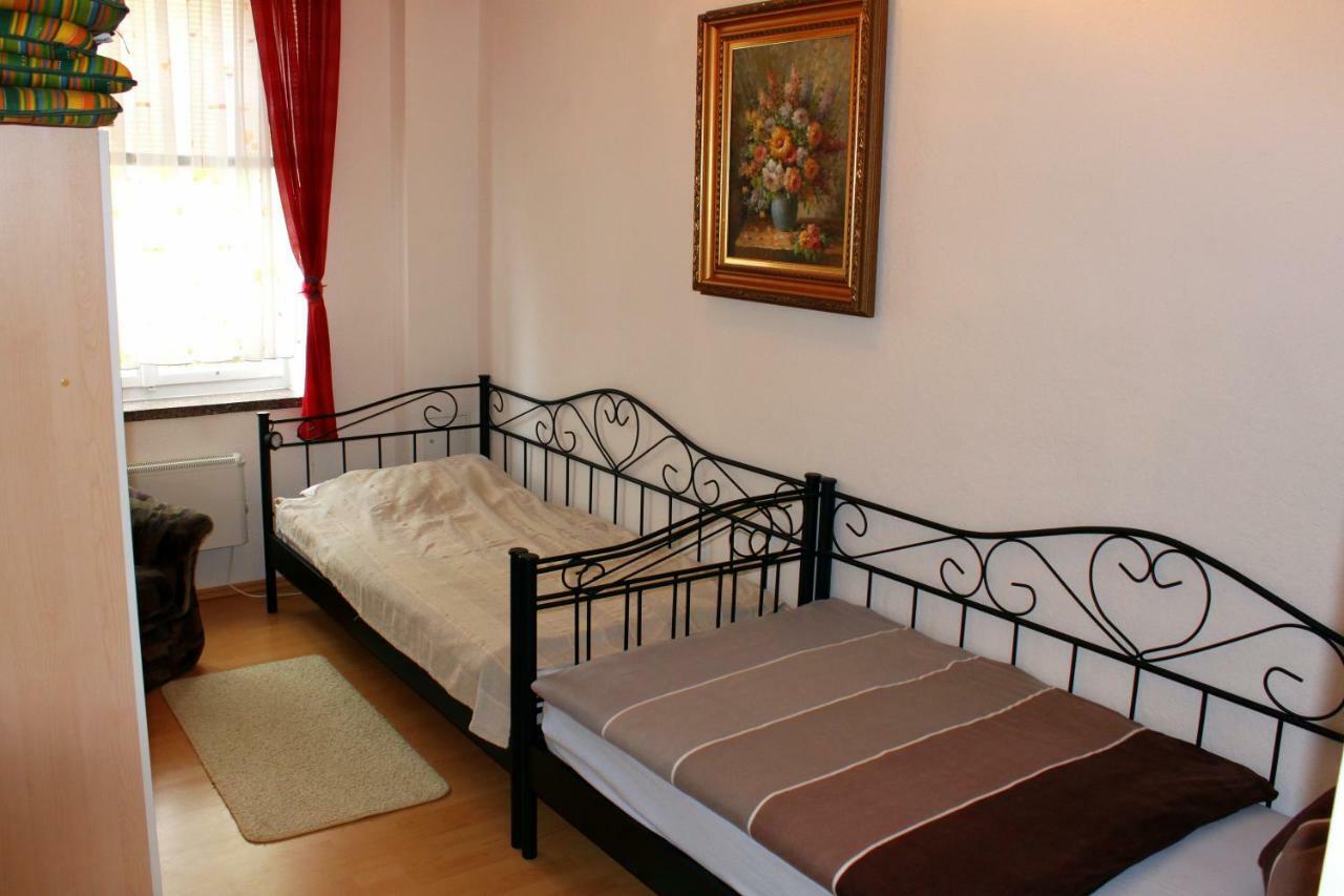 Ferienwohnung "Zur Alten Schule" Neuburxdorf מראה חיצוני תמונה