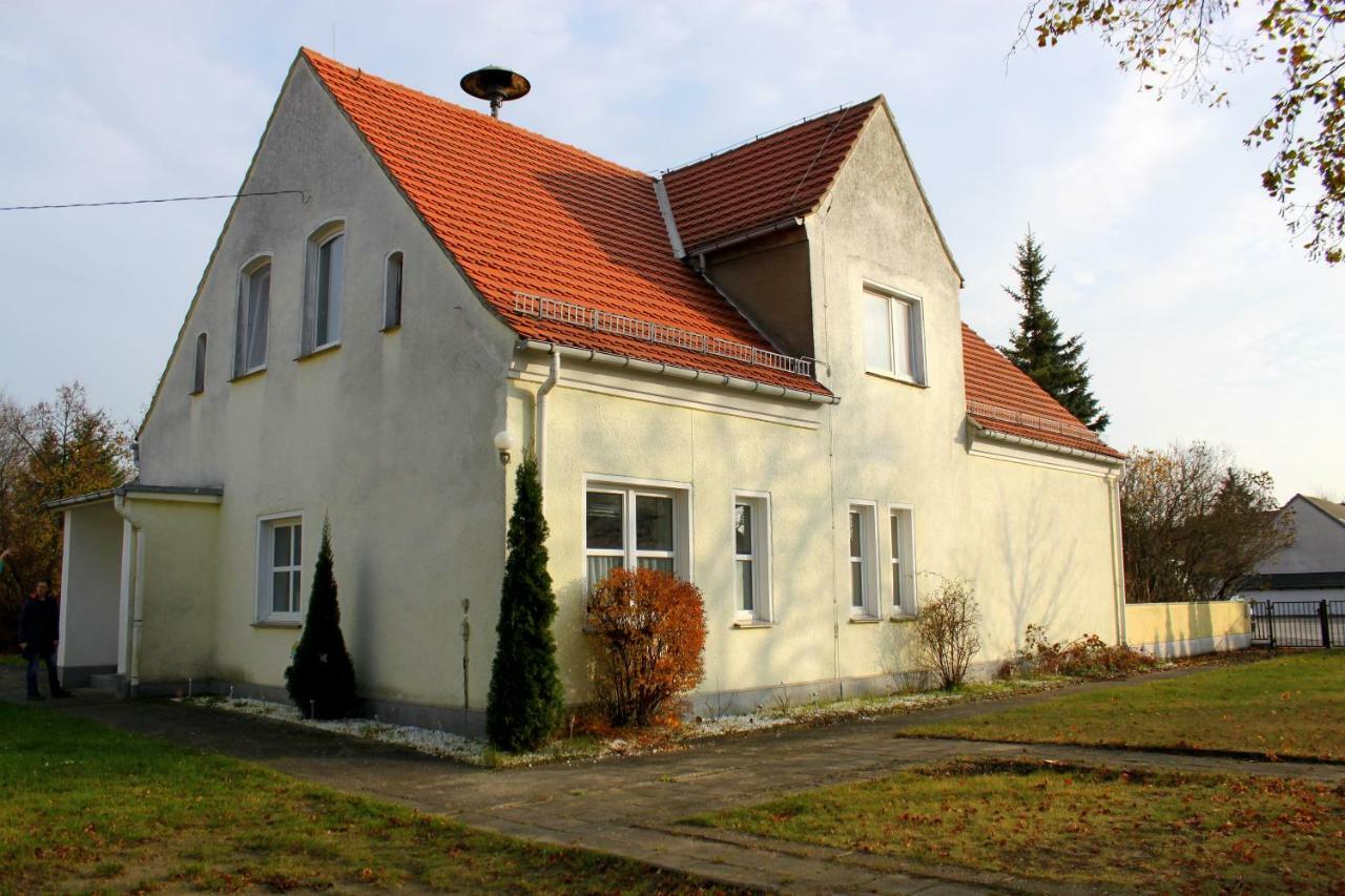 Ferienwohnung "Zur Alten Schule" Neuburxdorf מראה חיצוני תמונה